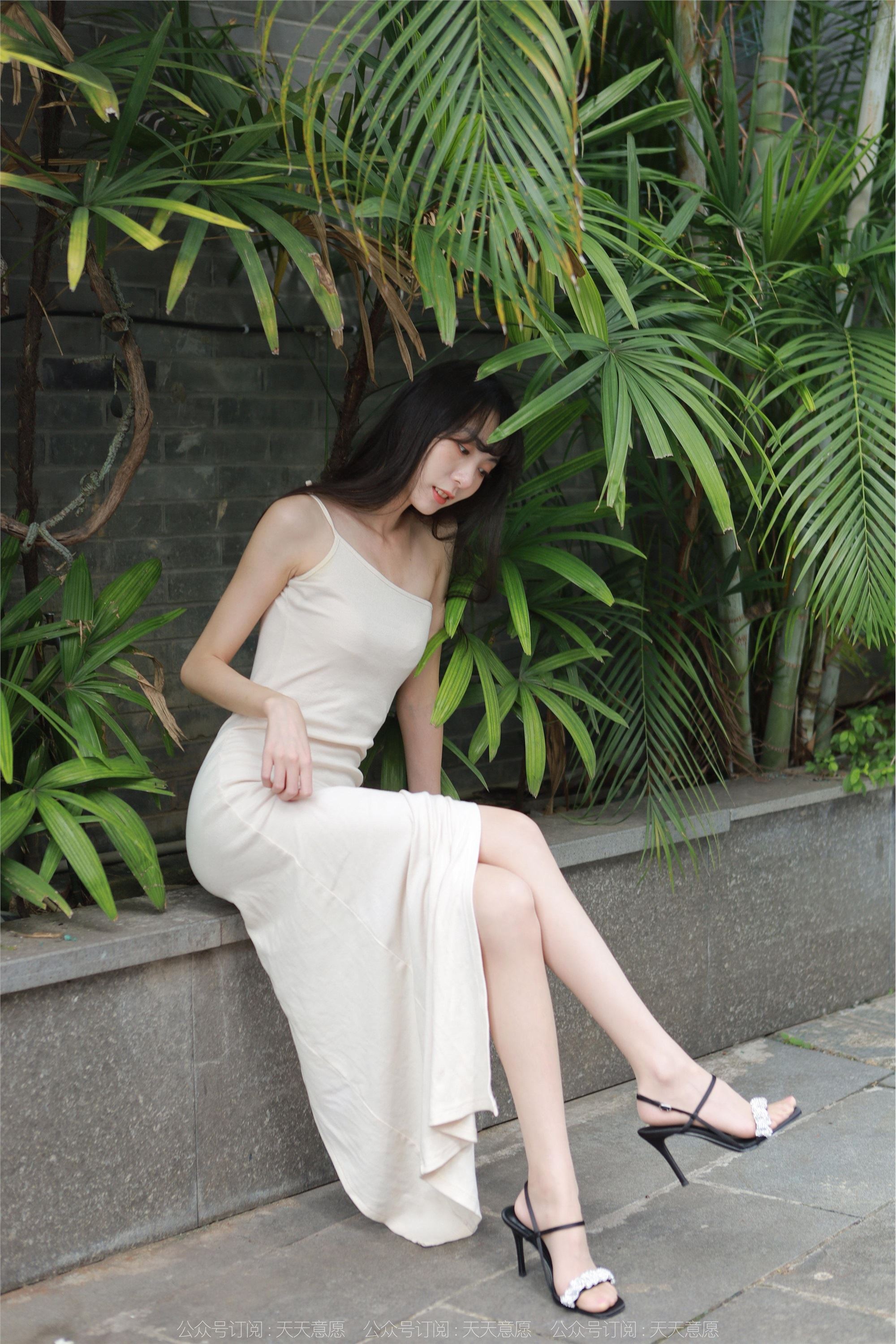 IESS异思趣向  2022.11.08 丝享家 1262 团团《高叉长腿》